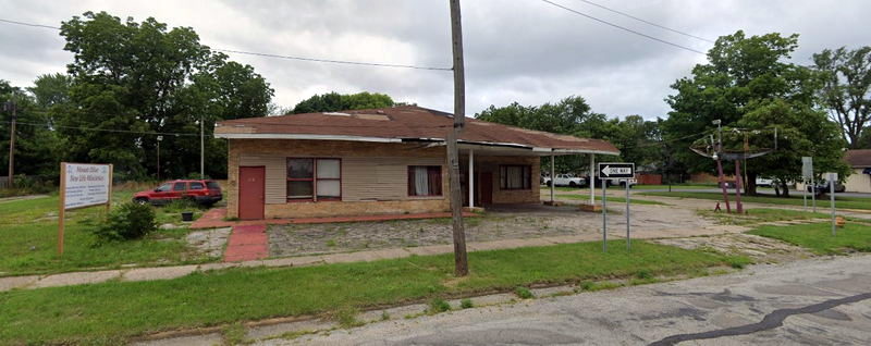 Shorts Drive-In (B&K Root Beer, Allens Root Beer, B-K Root Beer, BK Root Beer) - Benton Harbor - 400 S Fair St